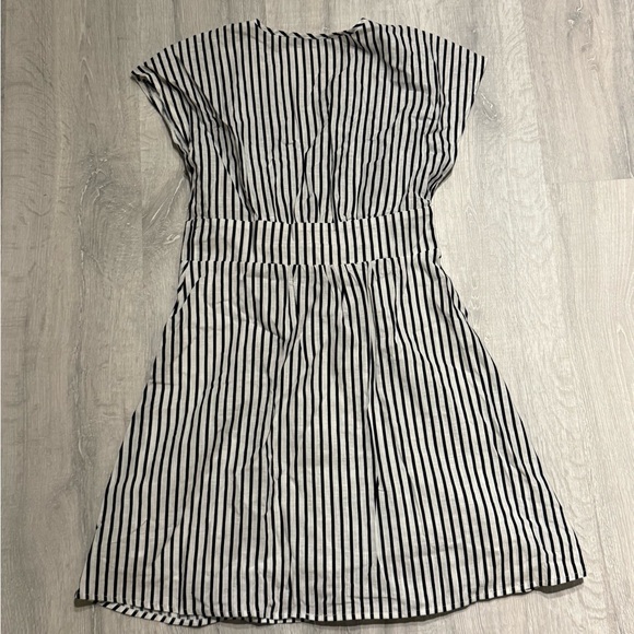 Cotton On Jennifer stripes dress - Picture 3 of 6